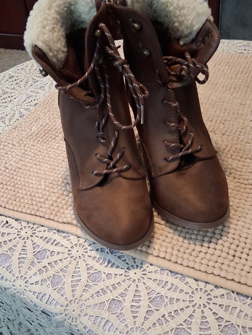 XOXO Brown Lace-Up Sherpa Ankle Boots
